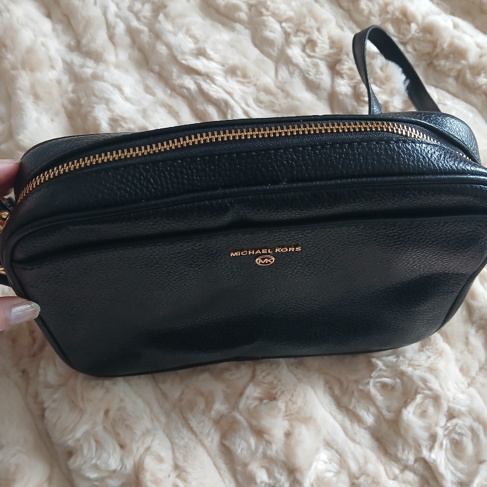 New Michael Kors Black Pebbled Leather Crossbody Bag - Picture 5 of 5